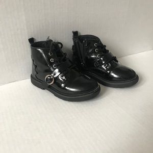 Girls Zara boots size 23. (US 7)